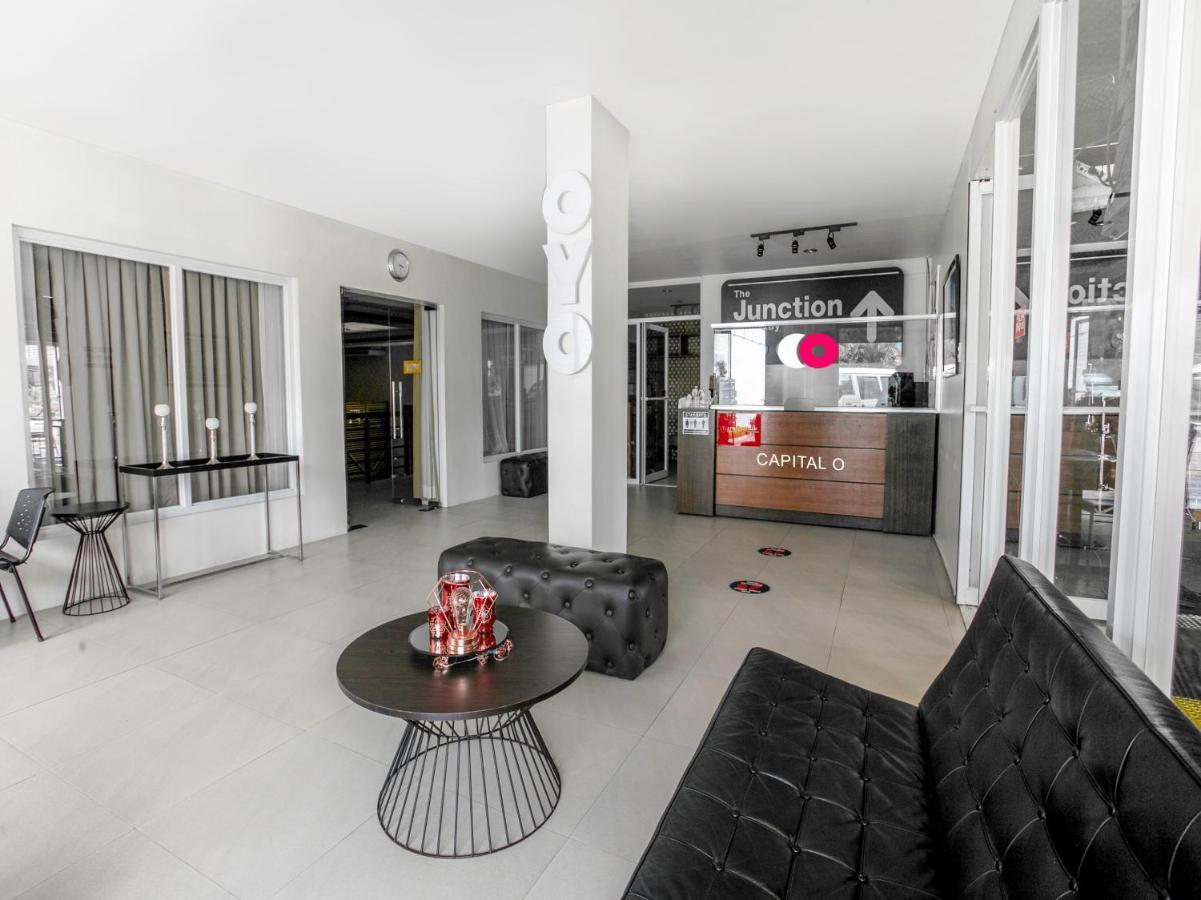 Capital O 642 The Junction Tagaytay Hotel Tagaytay City Ngoại thất bức ảnh