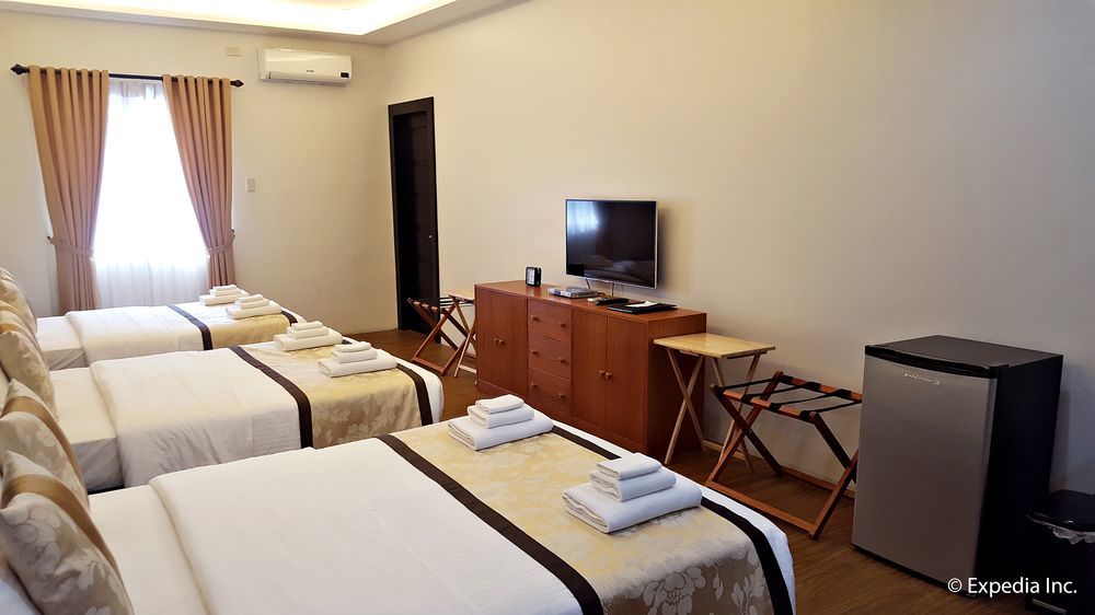 Capital O 642 The Junction Tagaytay Hotel Tagaytay City Ngoại thất bức ảnh